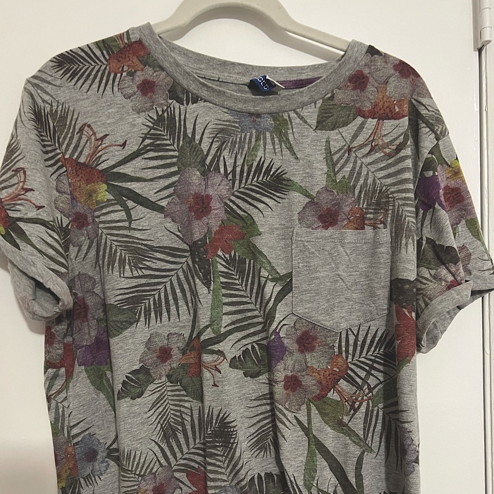 Grey Floral T - size L